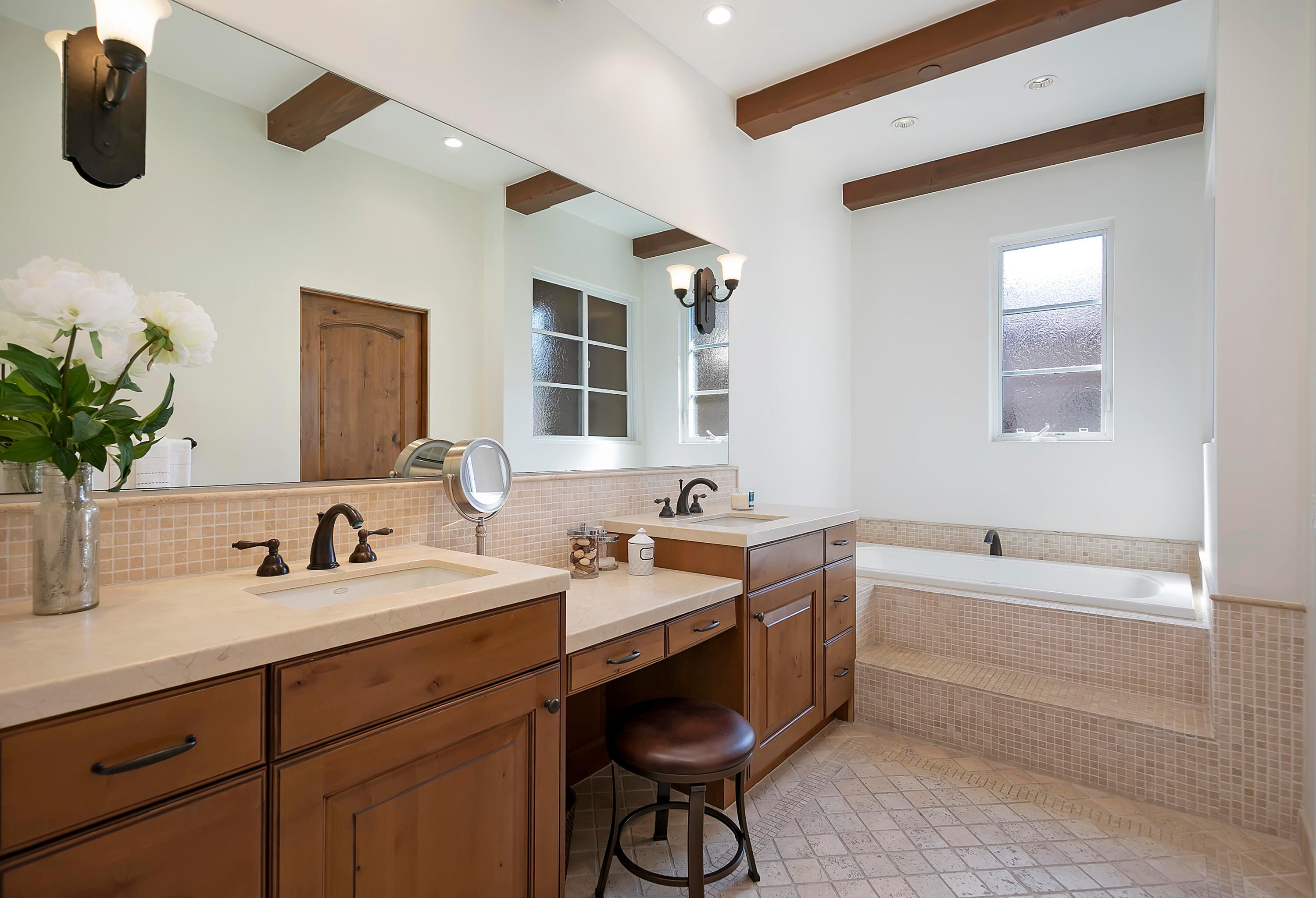 618 Anacapa Street Unit: #4