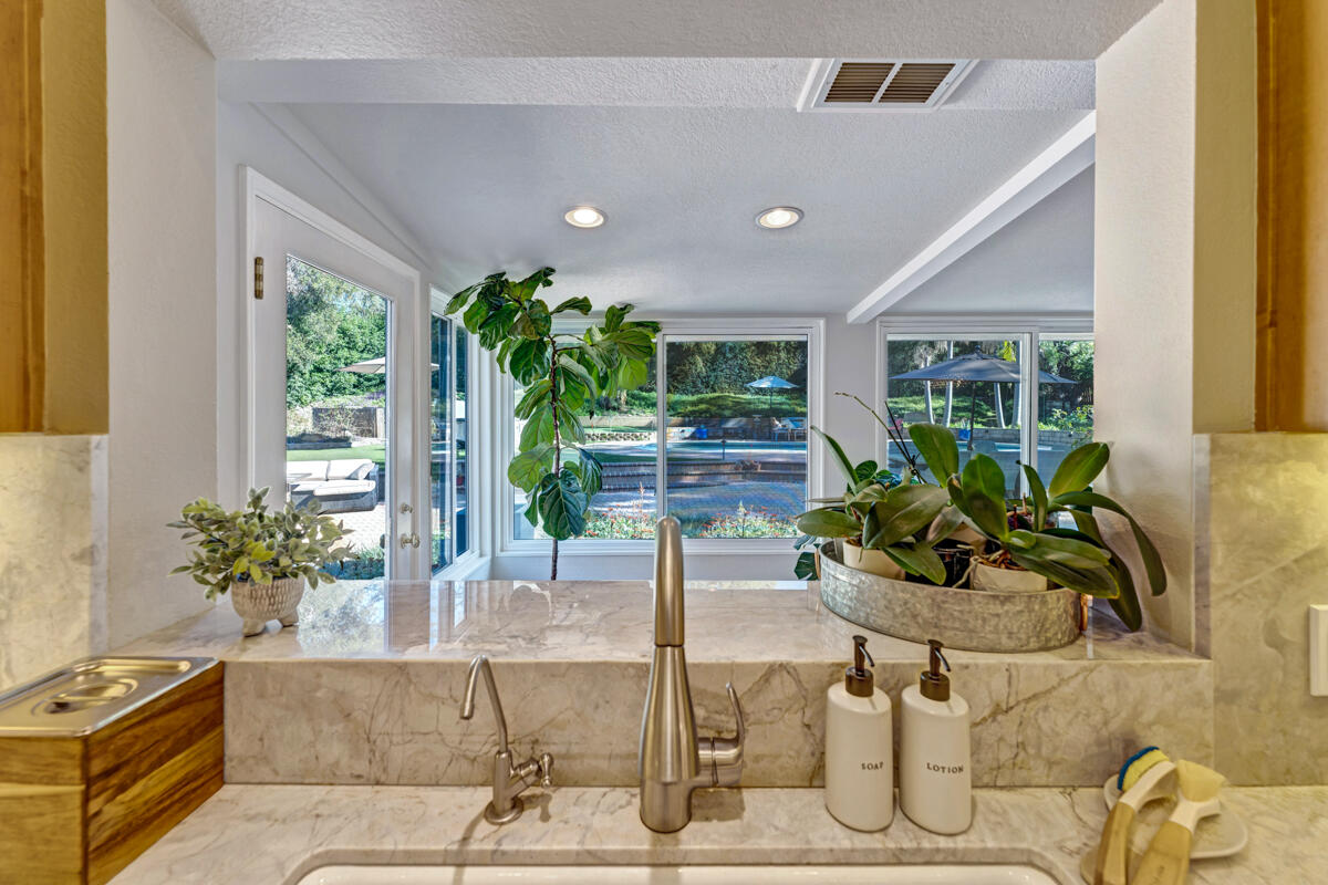 868 N San Marcos Road