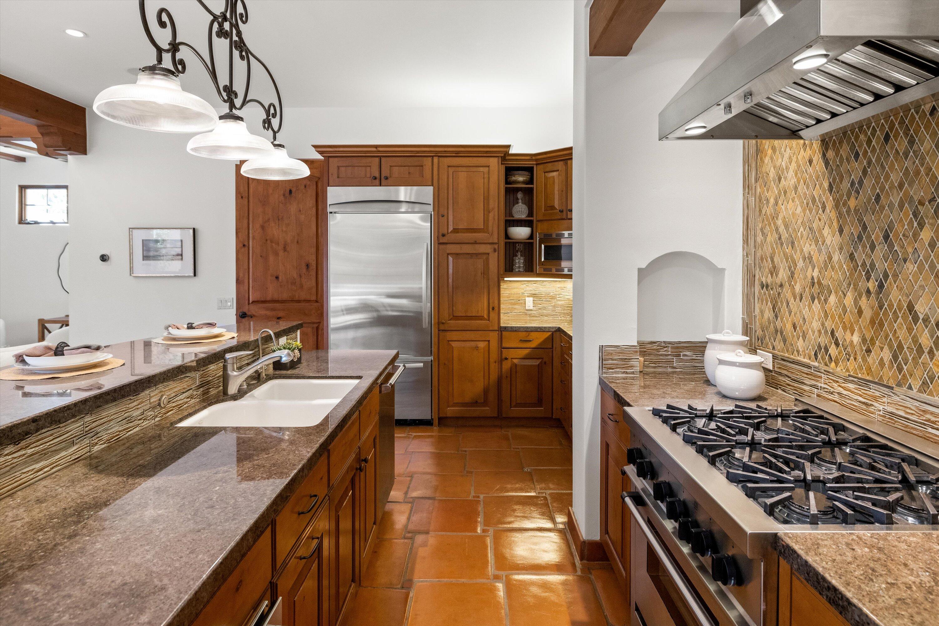 618 Anacapa Street, 4