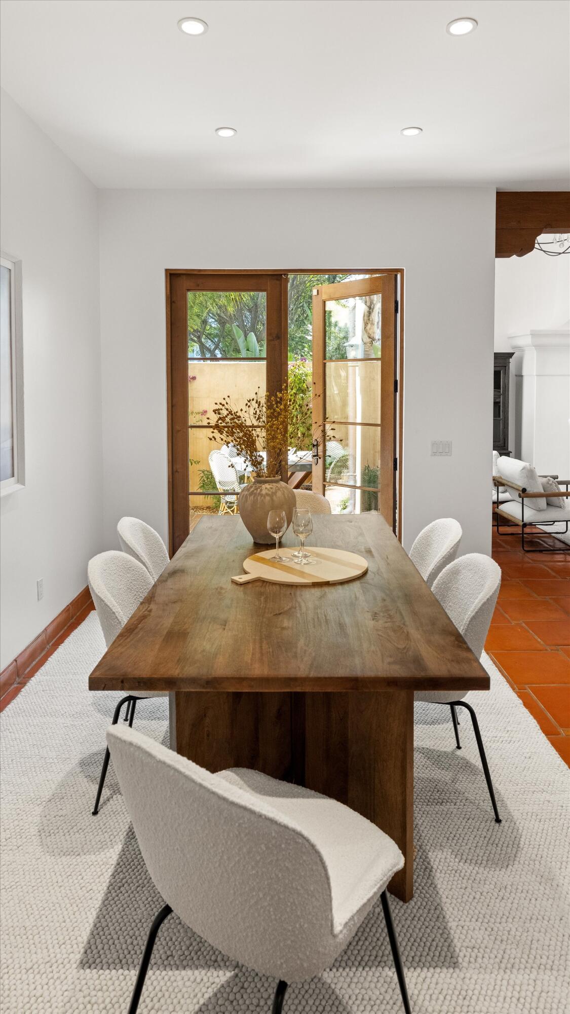 618 Anacapa Street, 4