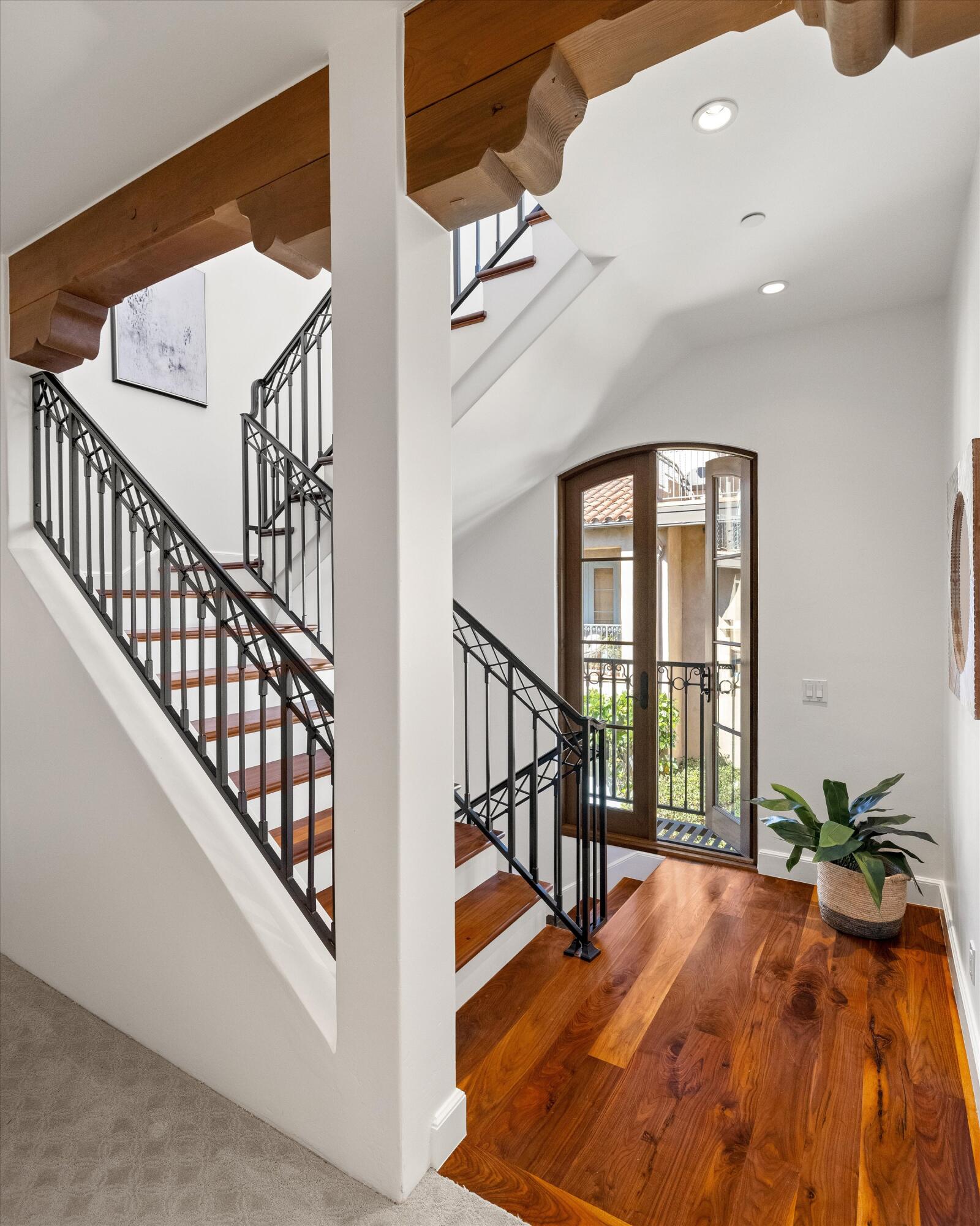 618 Anacapa Street, 4