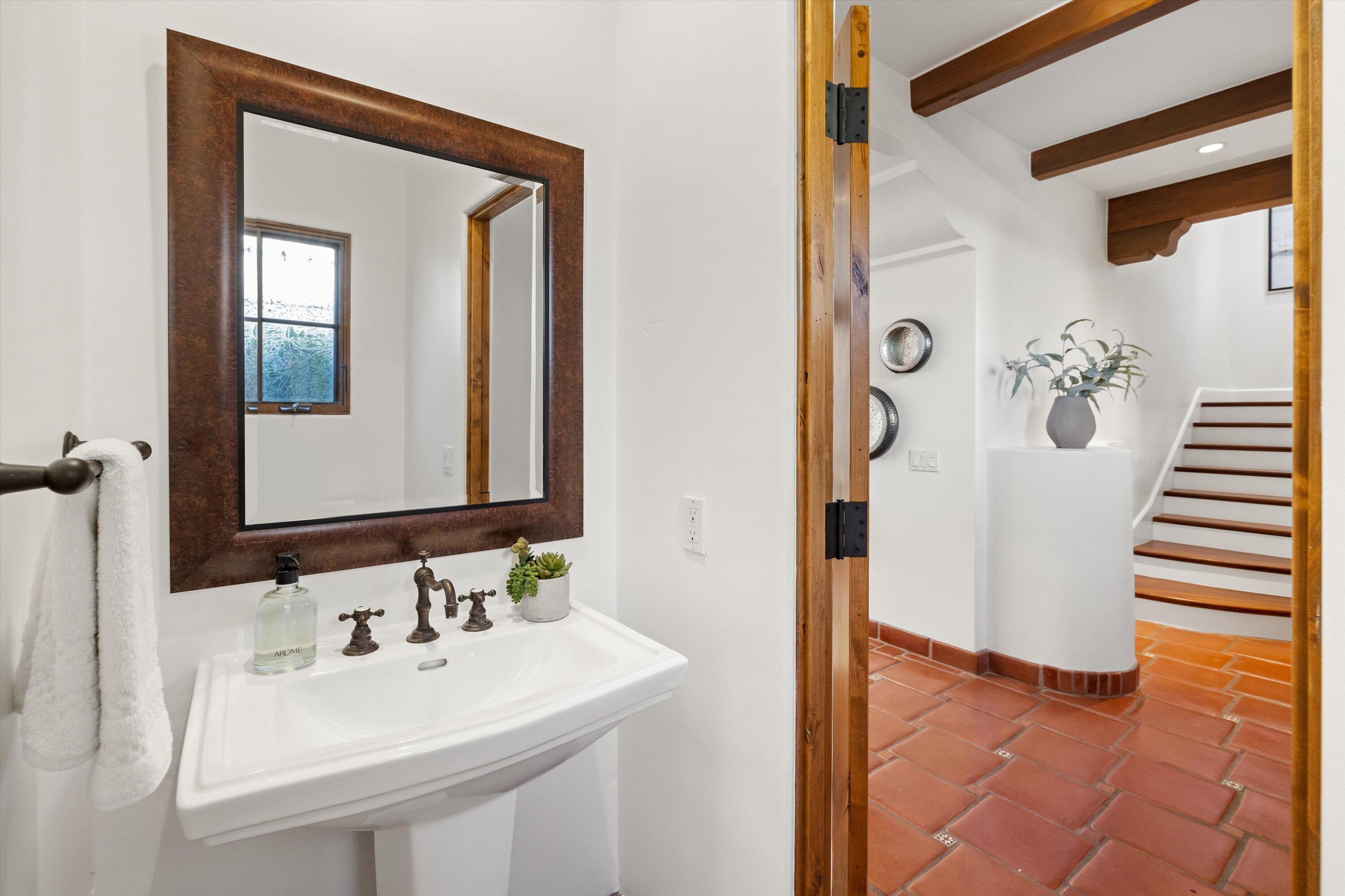 618 Anacapa Street, 4