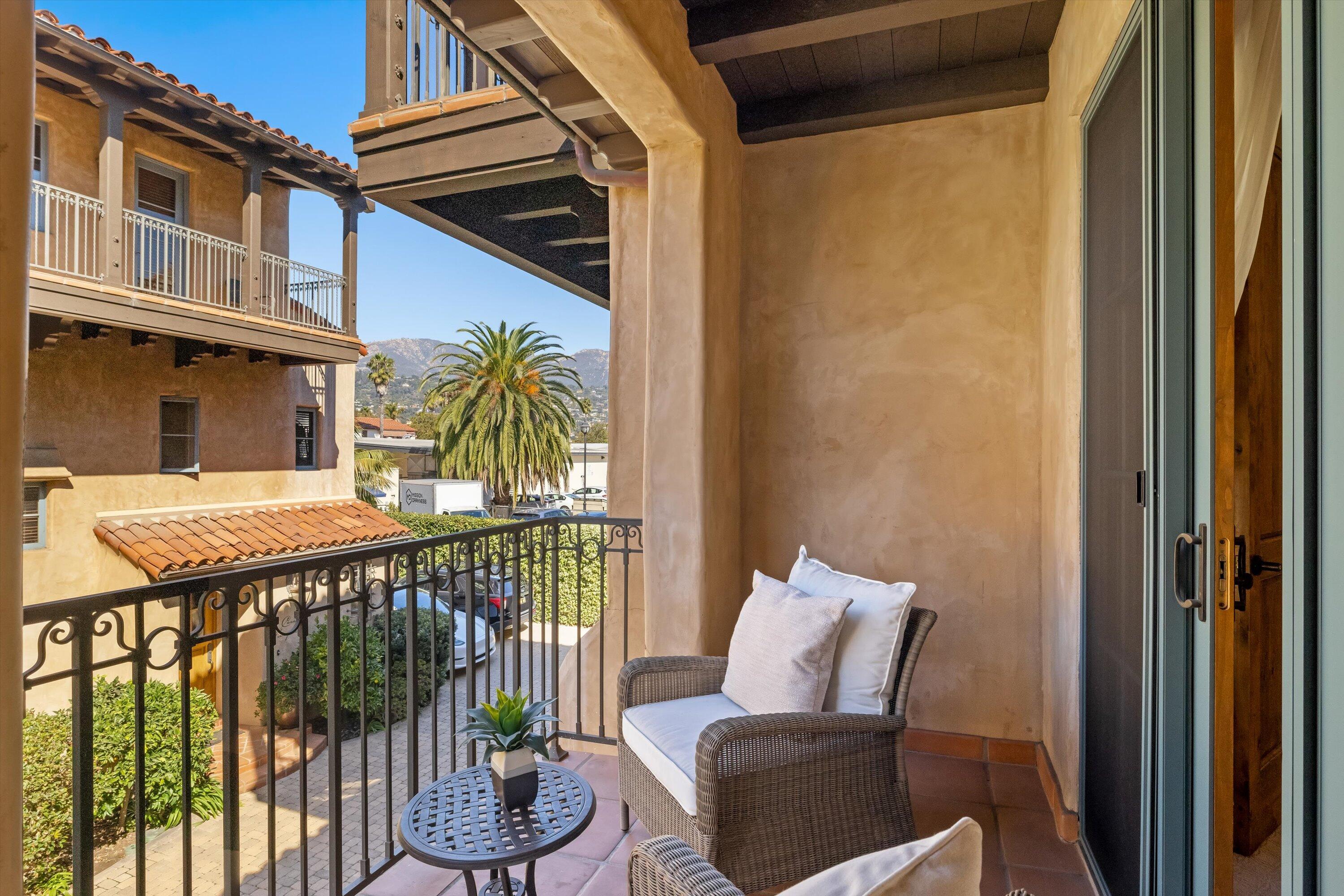 618 Anacapa Street, 4