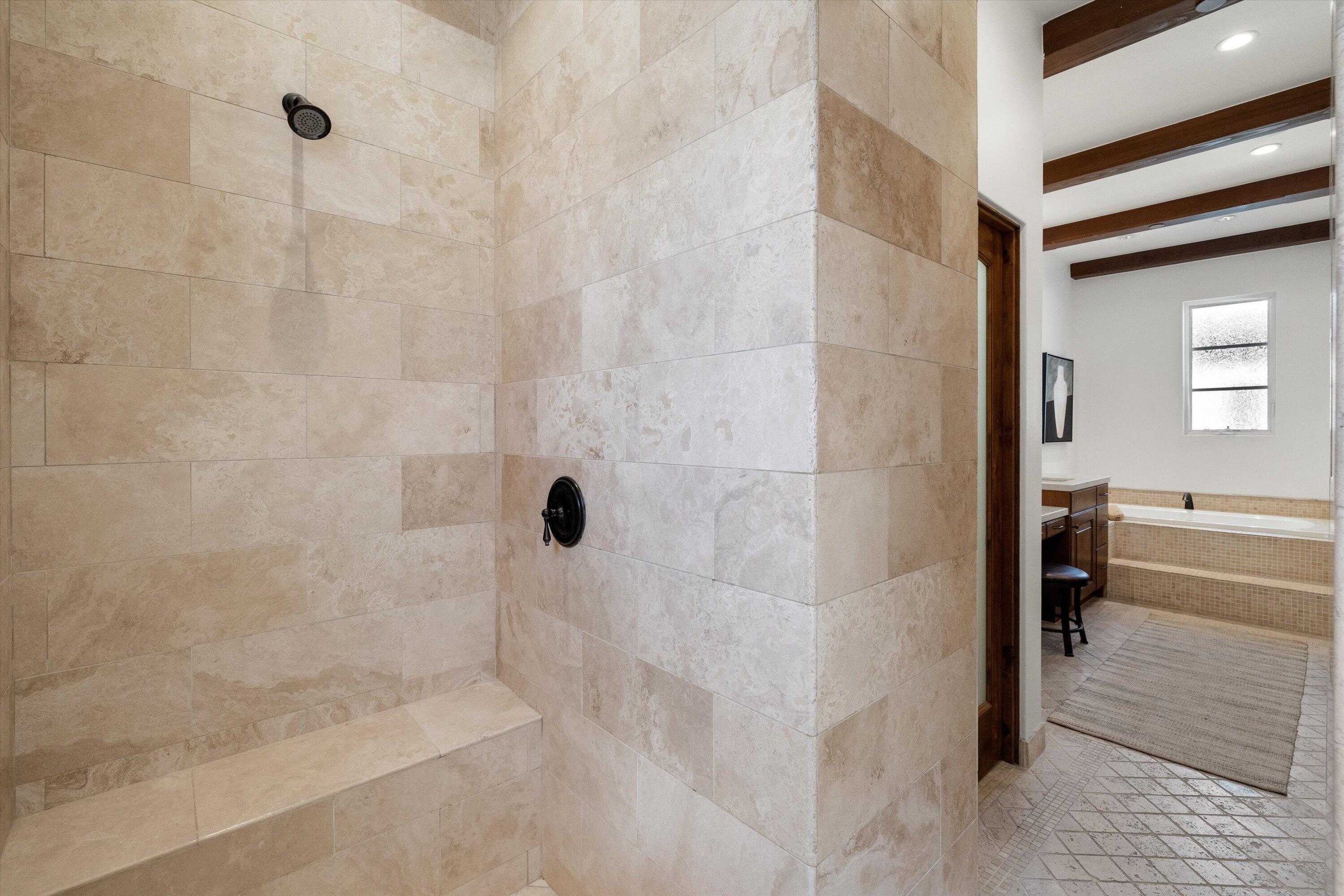 618 Anacapa Street, 4