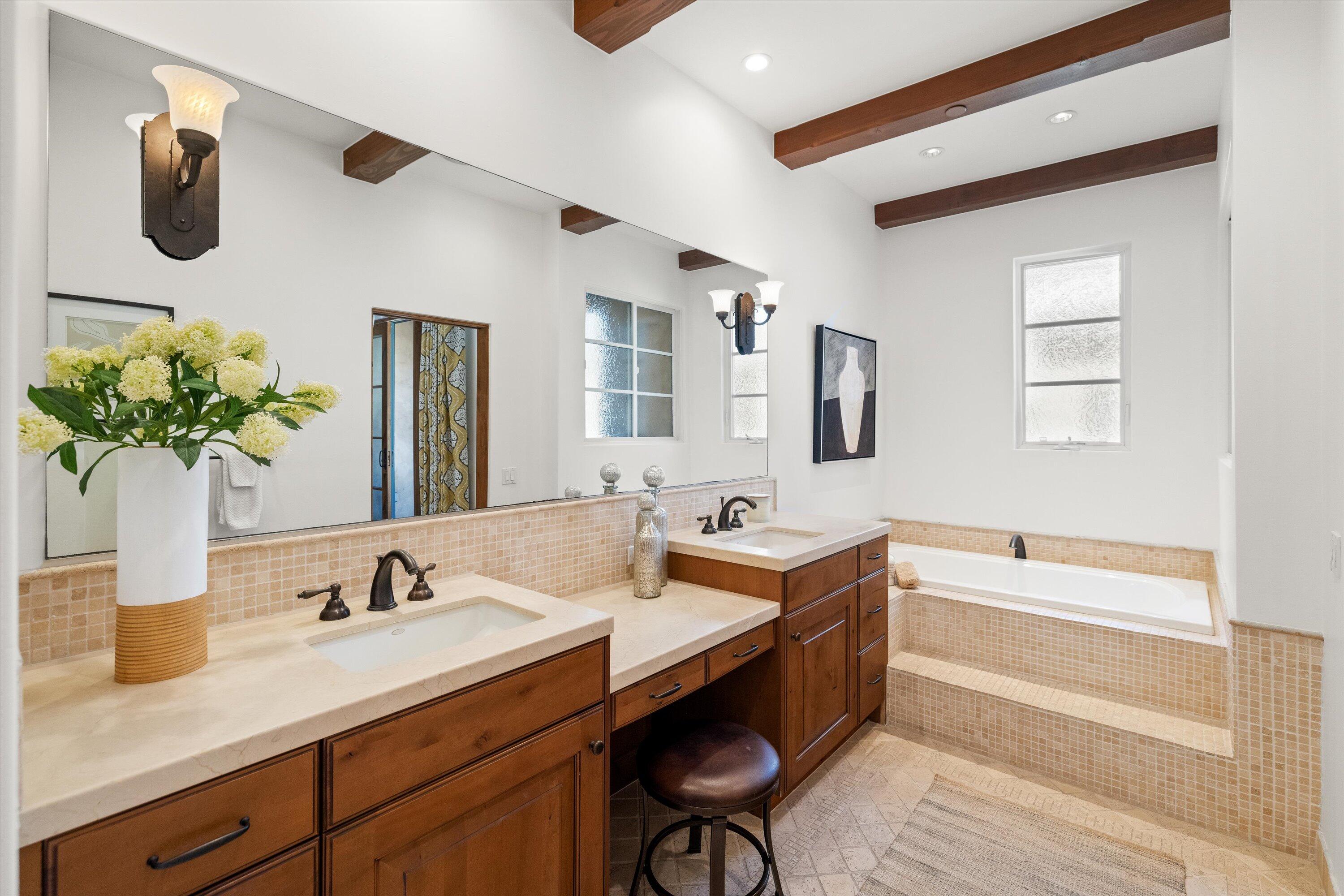 618 Anacapa Street, 4