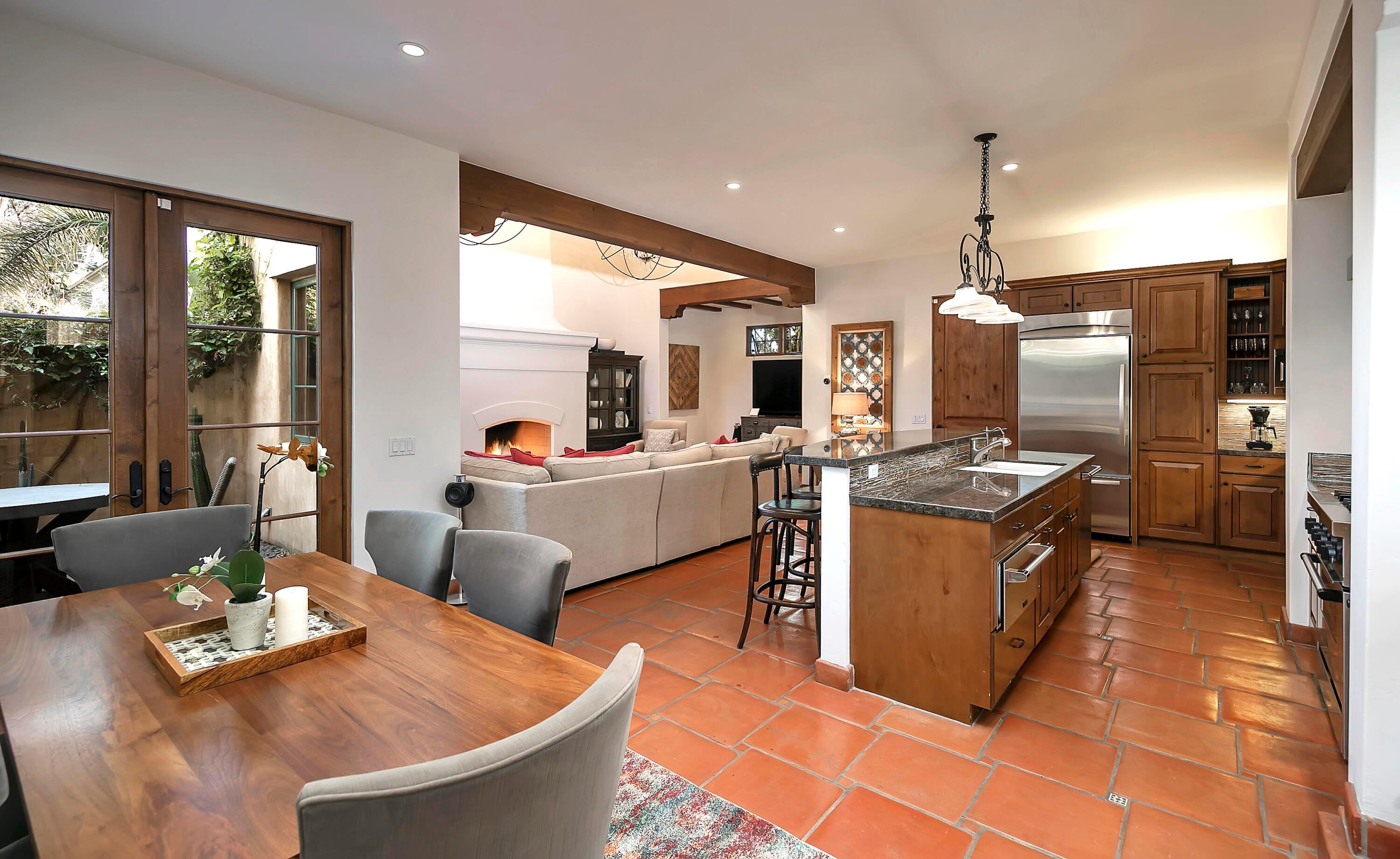 618 Anacapa Street Unit: #4