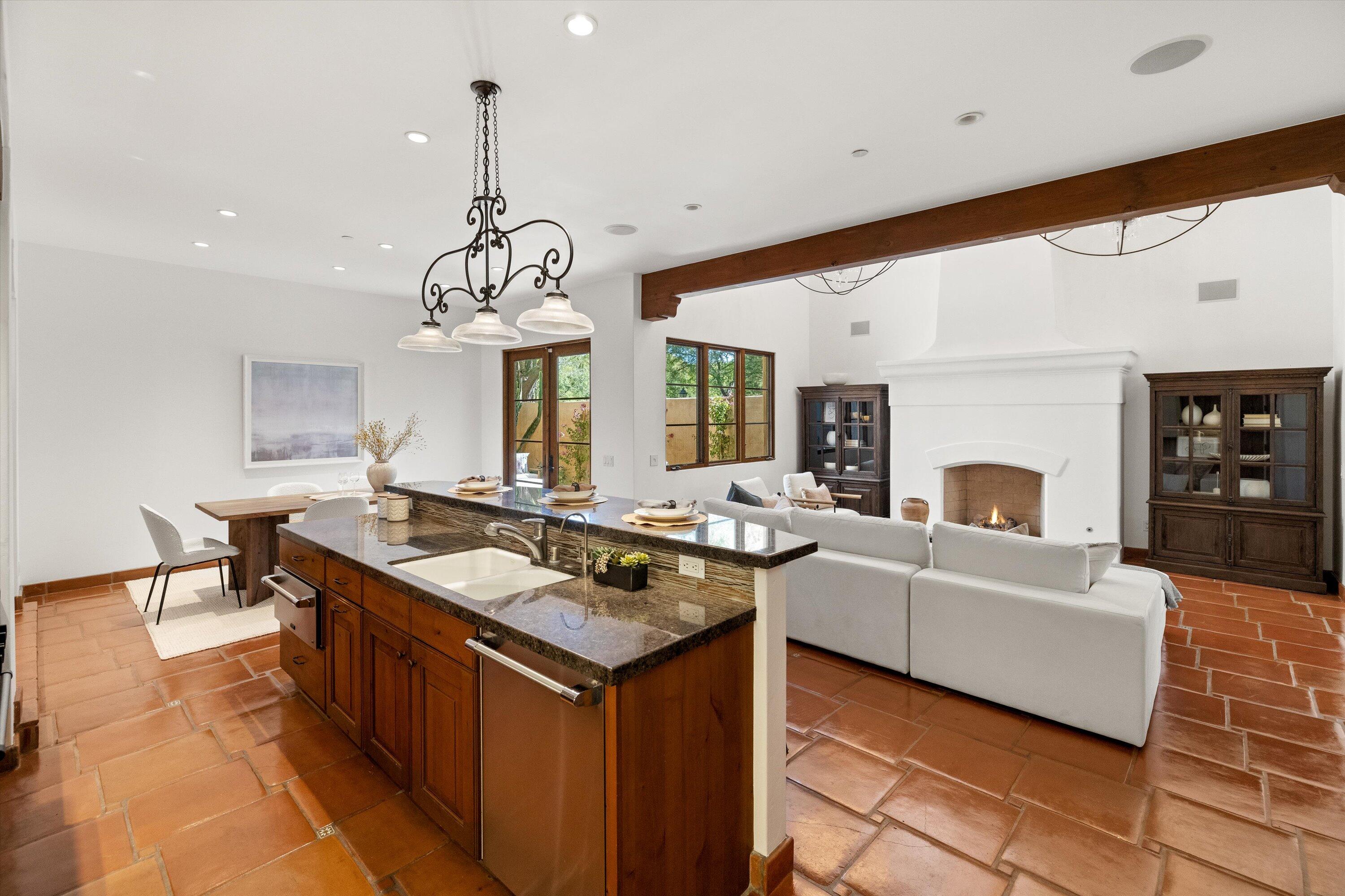 618 Anacapa Street, 4