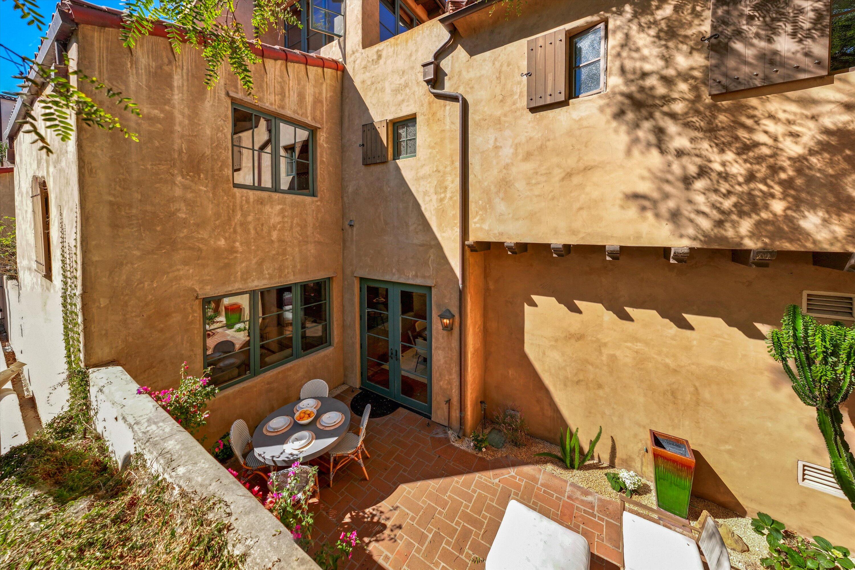 618 Anacapa Street, 4