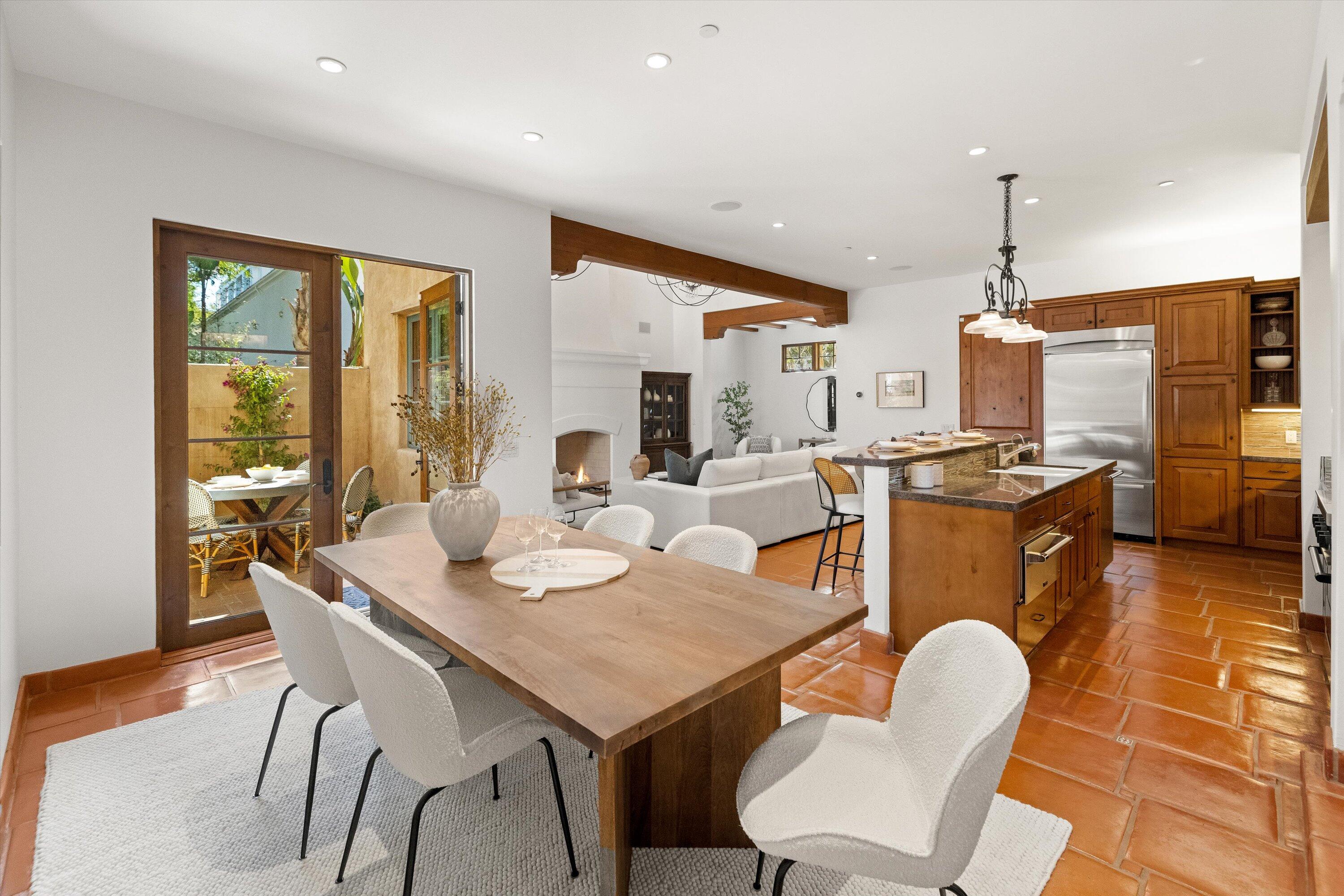 618 Anacapa Street, 4