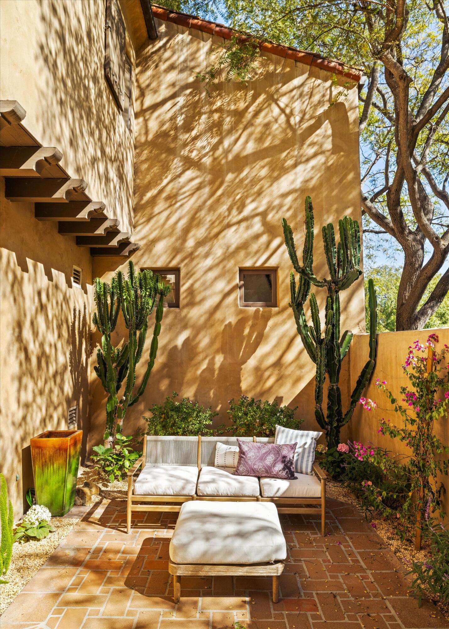 618 Anacapa Street, 4