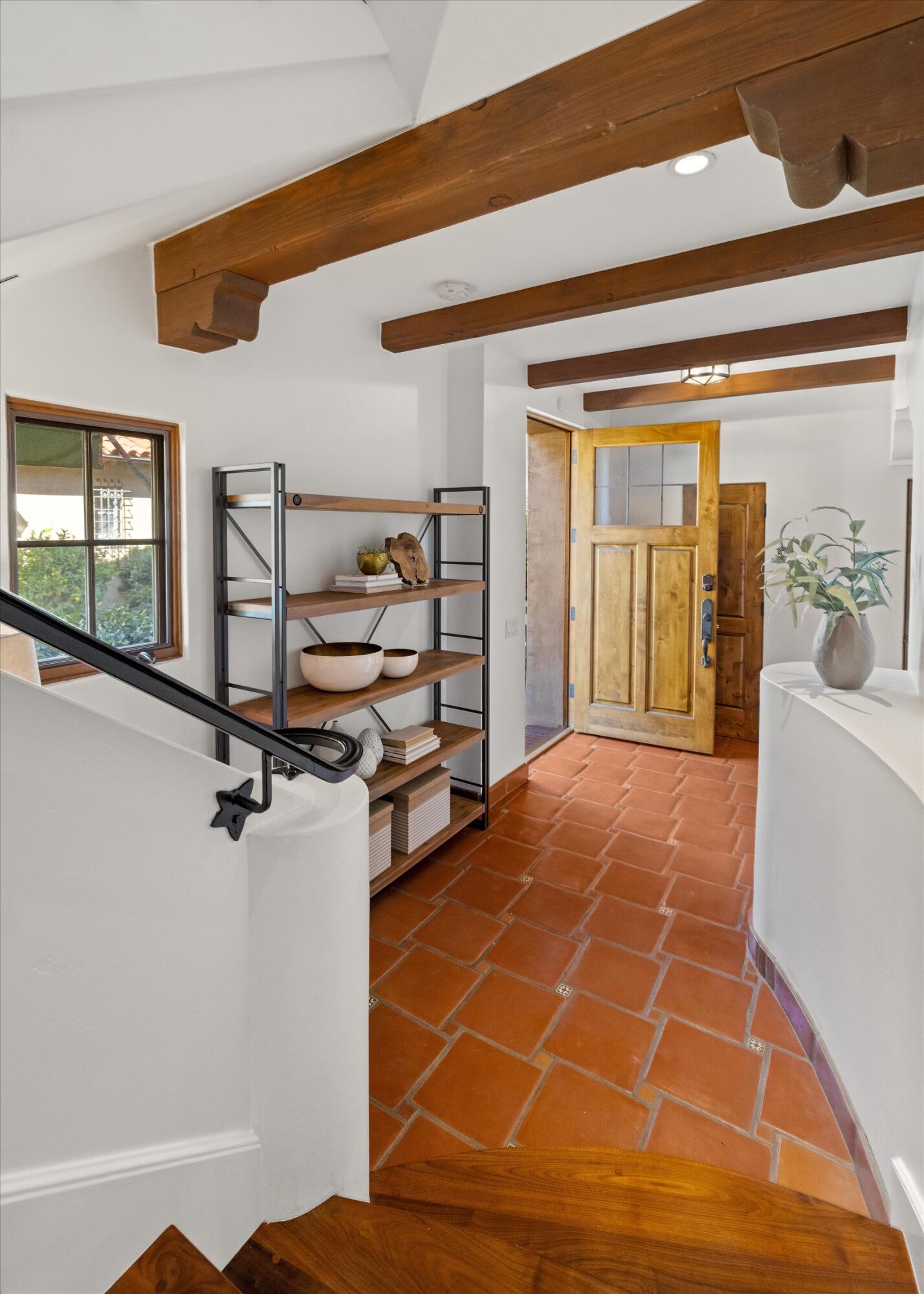 618 Anacapa Street, 4